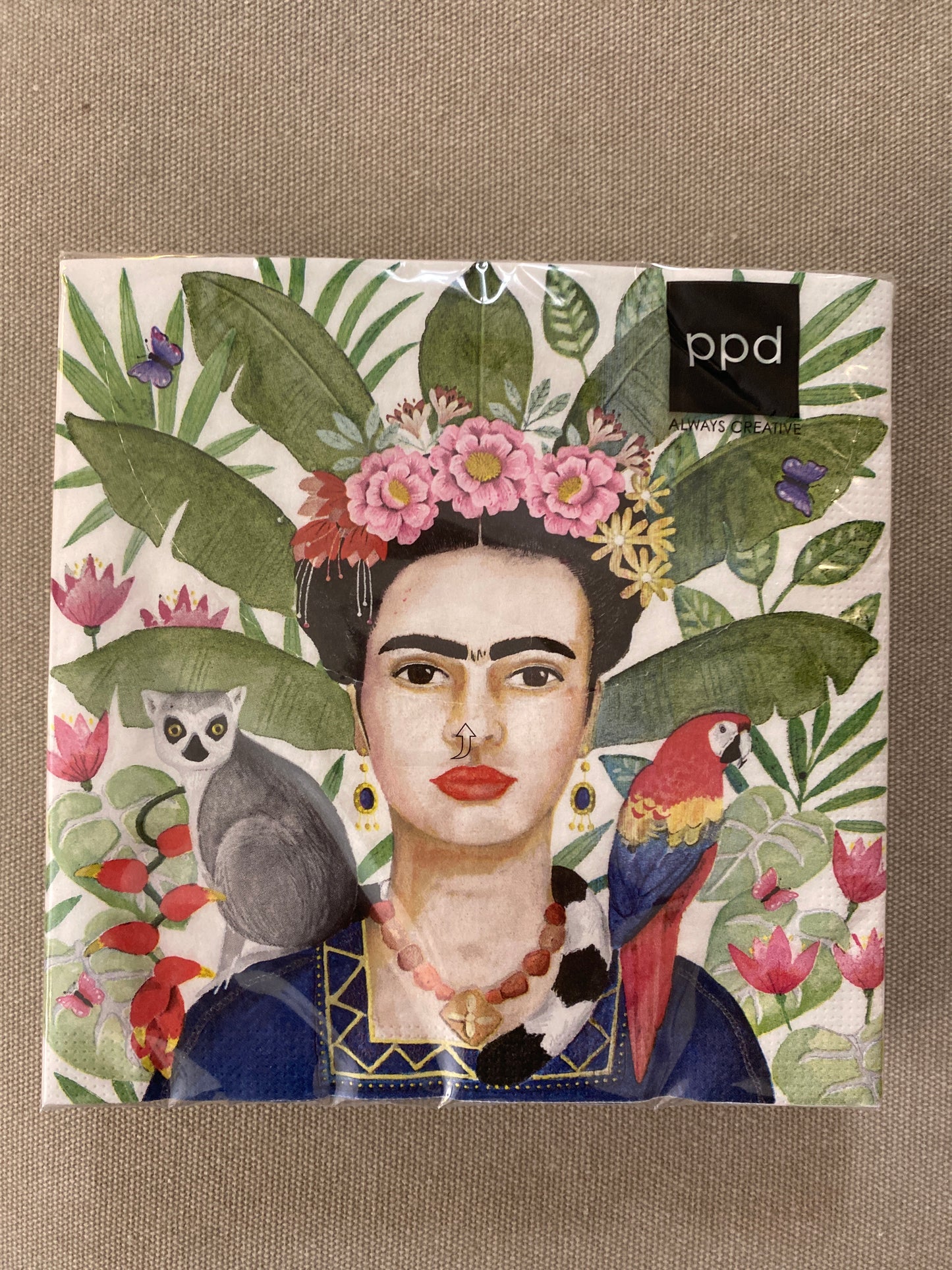 Paquet de serviettes en papier Village de Coyoacán Frida Kahlo 33x33 cm de PPD, vue de face.