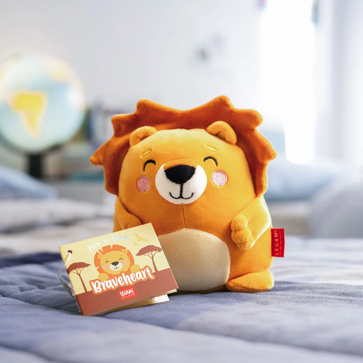 Peluche lion jaune et orange Legami Mini Super Soft avec crinière douce et carte d'identité.