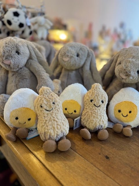 Sélection de peluches Jellycat Amuseable et lapins Bashful - MT Boutique L'Isle-Jourdain.