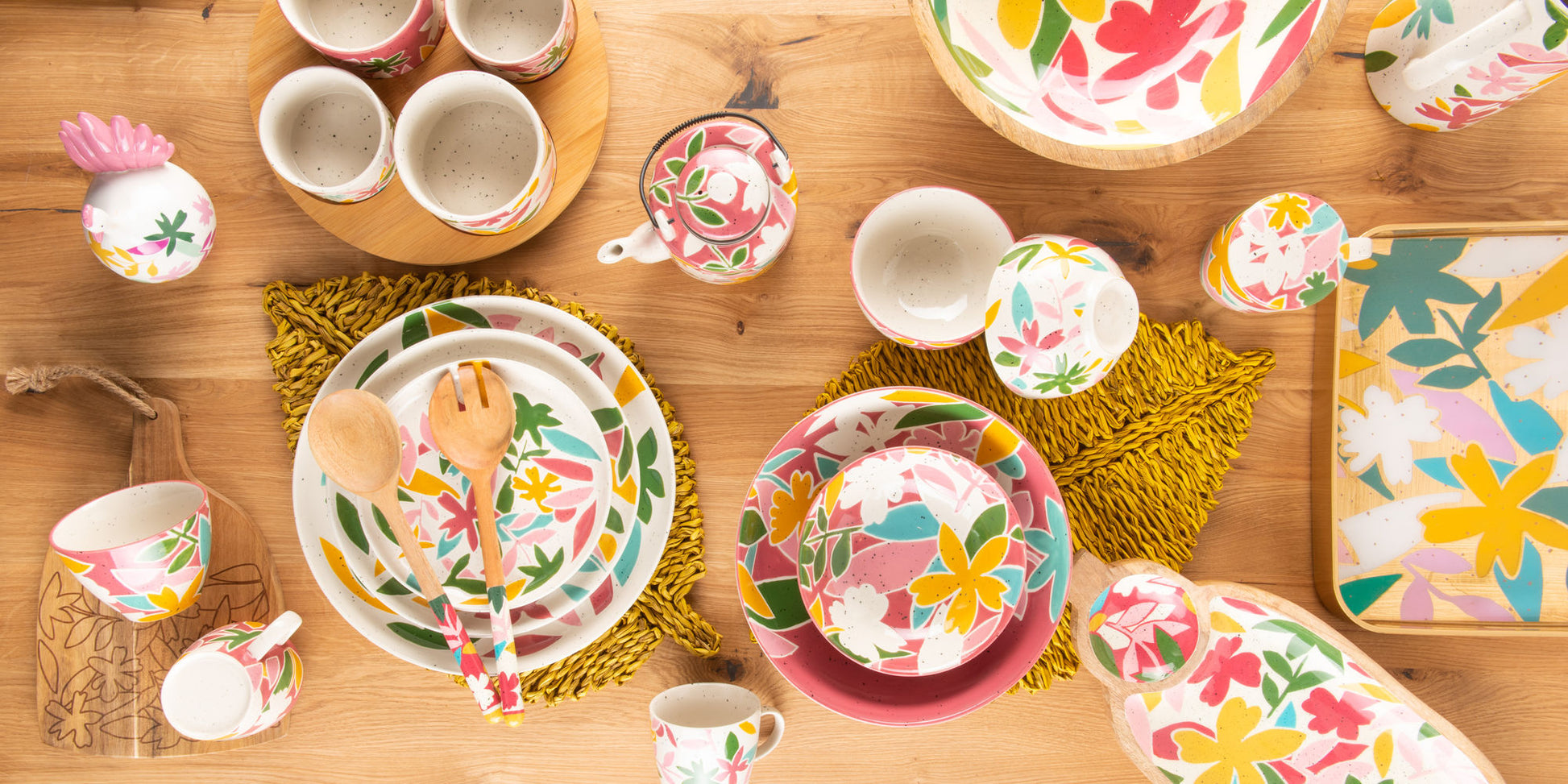 Assiette Luisa Amadeus dressée sur une table élégante, collection grès 32 cm

