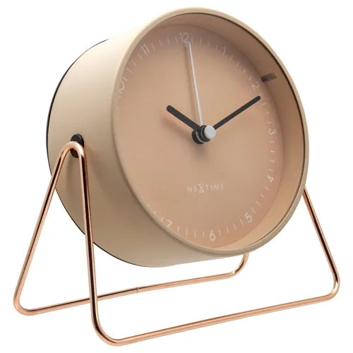 Réveil Berlin Table rose poudré cadran assorti aiguilles aluminium Jette Scheib NeXtime