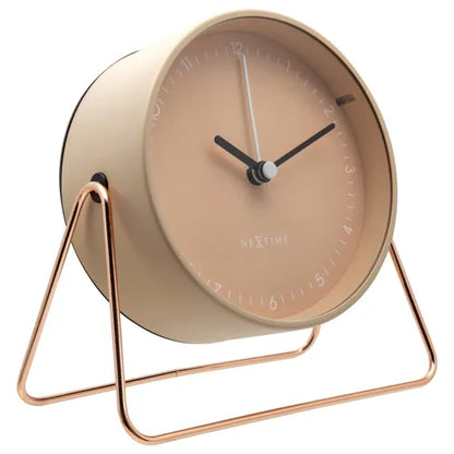 Réveil Berlin Table rose poudré cadran assorti aiguilles aluminium Jette Scheib NeXtime