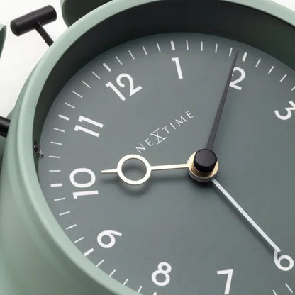 Détail cadran réveil Golden Hour teal NeXtime mouvement silencieux veilleuse