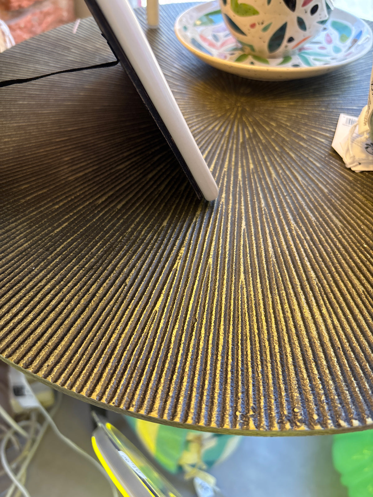 Table métal noire dorée