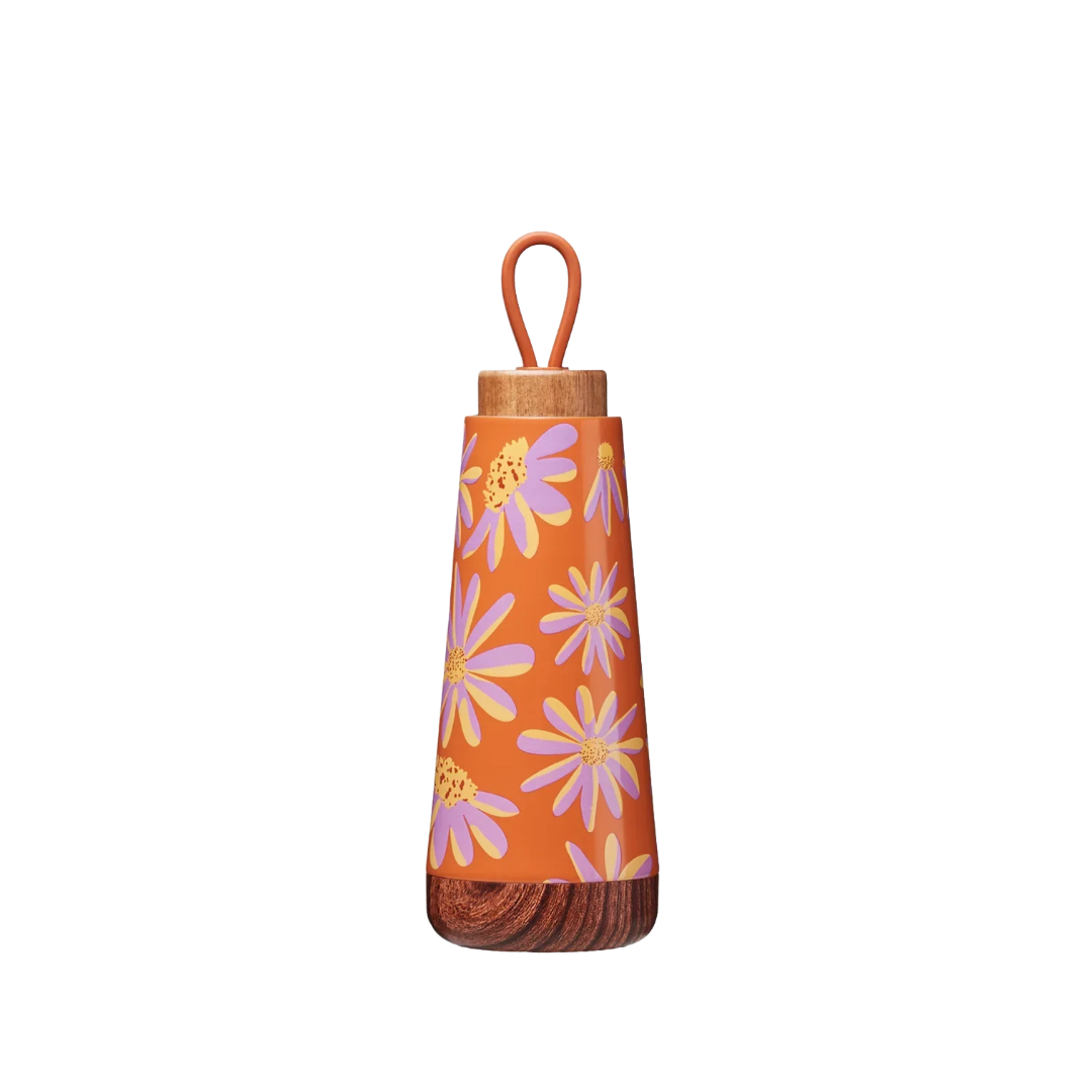 Gourde isotherme Bioloco Loop Mini Chic Mic orange imprimée de fleurs mauves et jaunes avec couvercle en bois véritable.