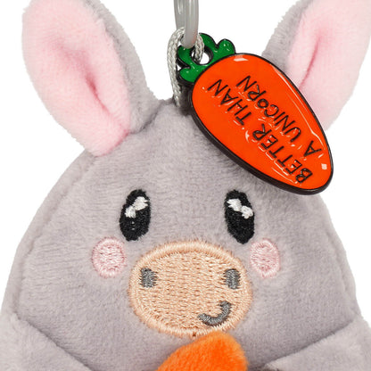 Détail breloque émaillée gravée Better Than a Unicorn porte-clés peluche âne Legami – cadeau émotion humour