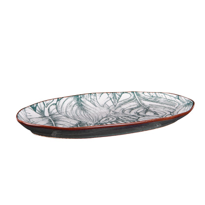 Plat de service ovale en porcelaine avec décor intérieur de feuilles de jungle vertes et extérieur brun effet terre, collection Paraguay.