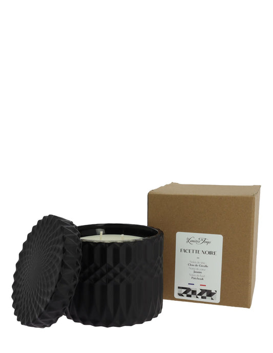 Bougie Facette Noire 360g – Parfum Opium. Jasmin, patchouli, clou de girofle. Double mèche. Élégante boîte noire – Fabrication artisanale française.