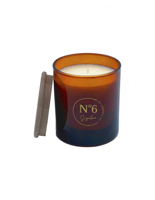 Bougie parfumée végétale 290g – N°6 Lumières d’Automne. Parfum ambre, vanille, cuir et épices. Fabriquée en France – Collection Signature.